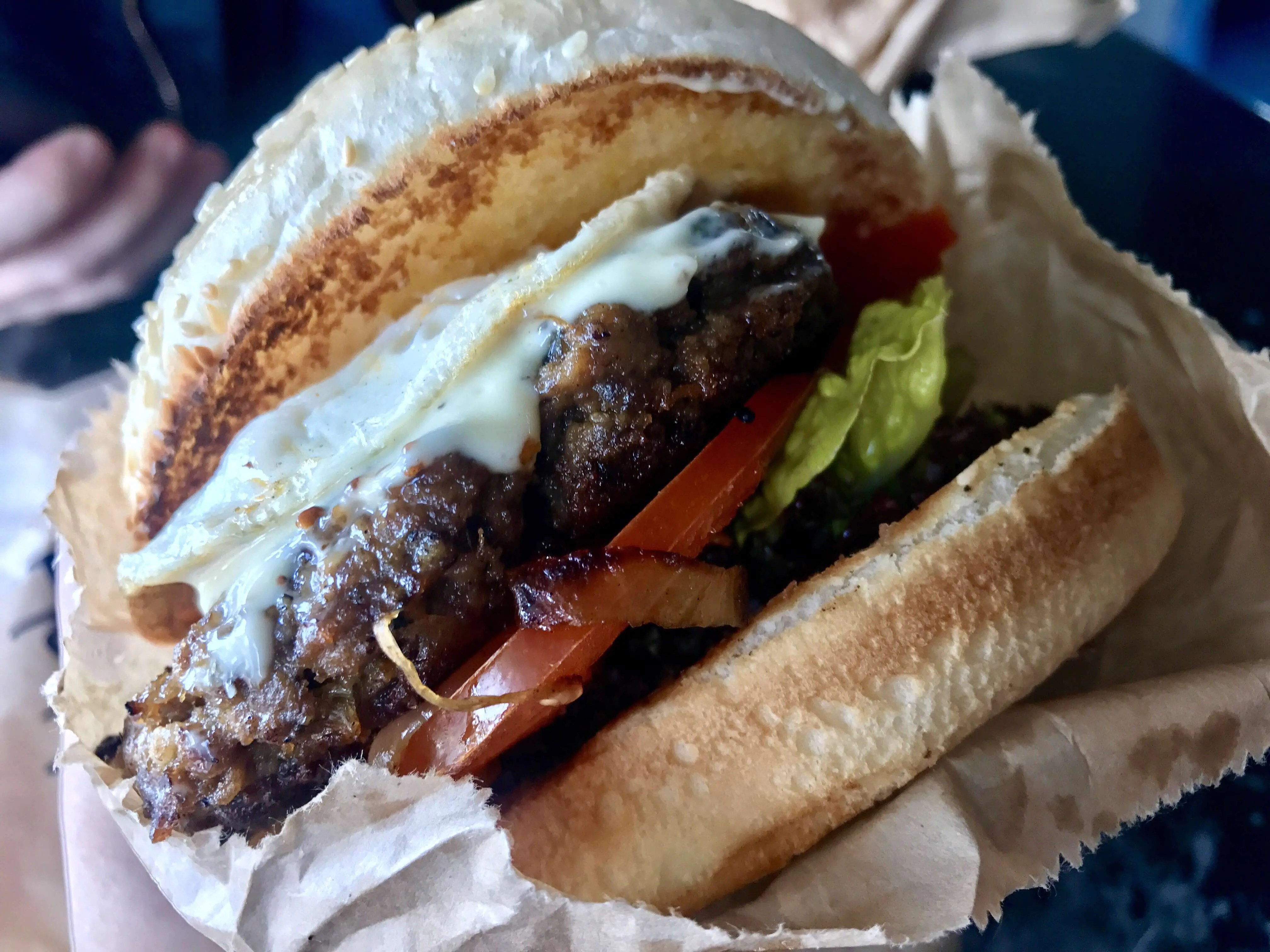 Favourite Eateries In Auckland and Delivery Guide: burger from Big J's Takeaways